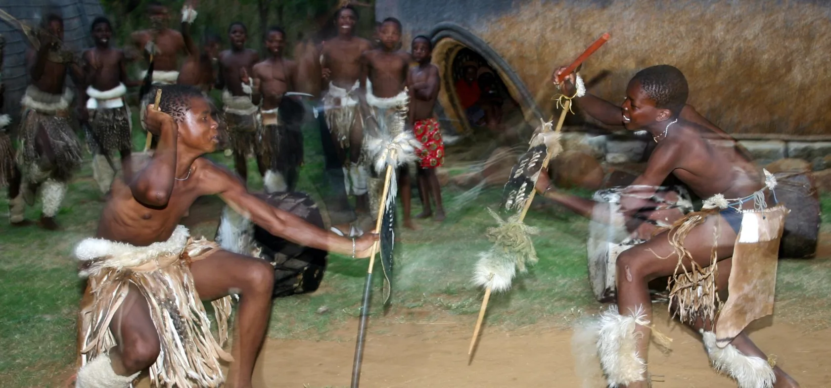 Zuluerne har en lang tradition som gode krigere. Foto Ron Porter