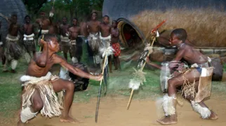 Zuluerne har en lang tradition som gode krigere. Foto Ron Porter