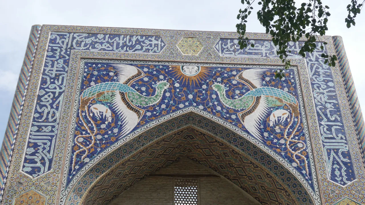 Udsmykningen har både en kulturel og religiøs betydning. Foto Michael Høeg Andersen