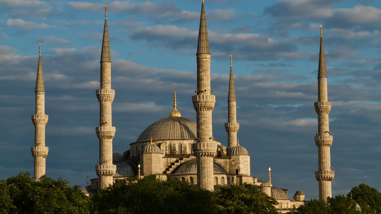 Den blå moské hæver sig over istanbul. Foto af Snders Stoustrup