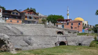 I Durres i Albanien ser vi de historiske rester af amfiteateret. Foto Gert Lynge Sørensen