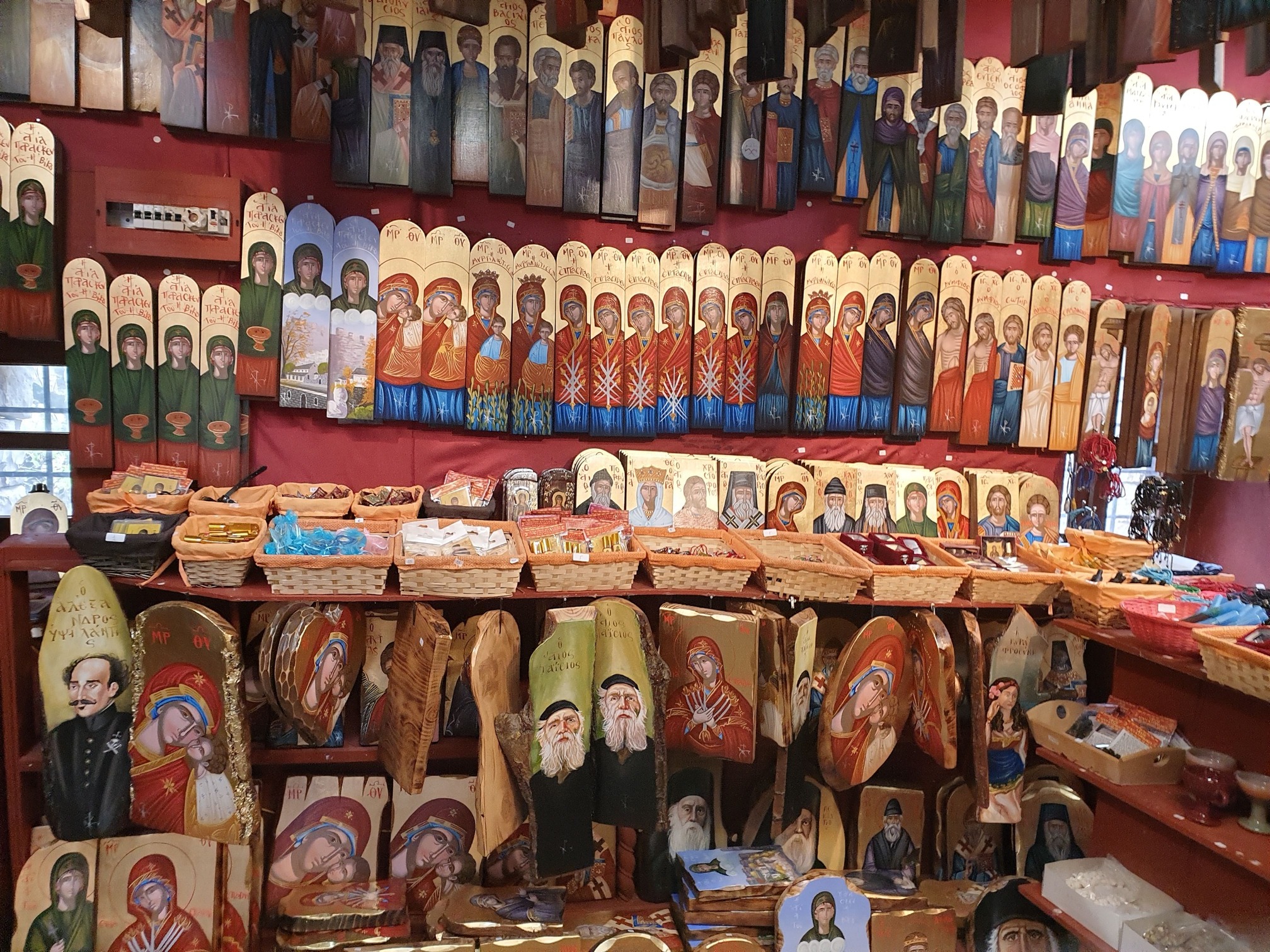 Moderne ikonmalerier fås flere steder. Foto Kirsten Gynther Holm