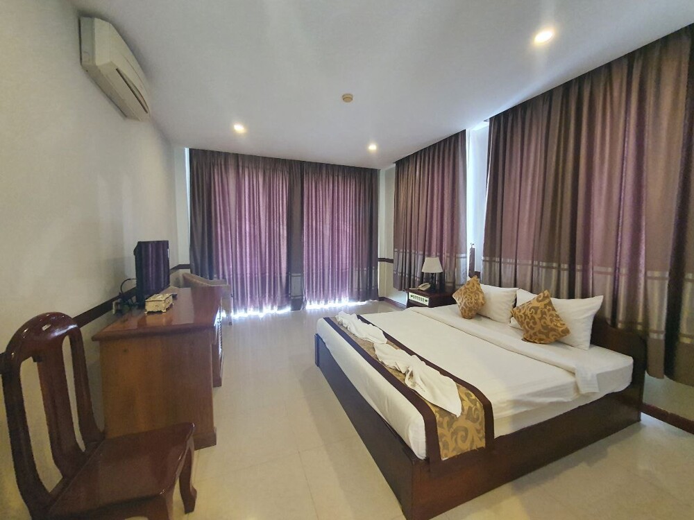 Beliggenheden helt ned til Mekong-floden i Kratie husker man fra dette hotel. 