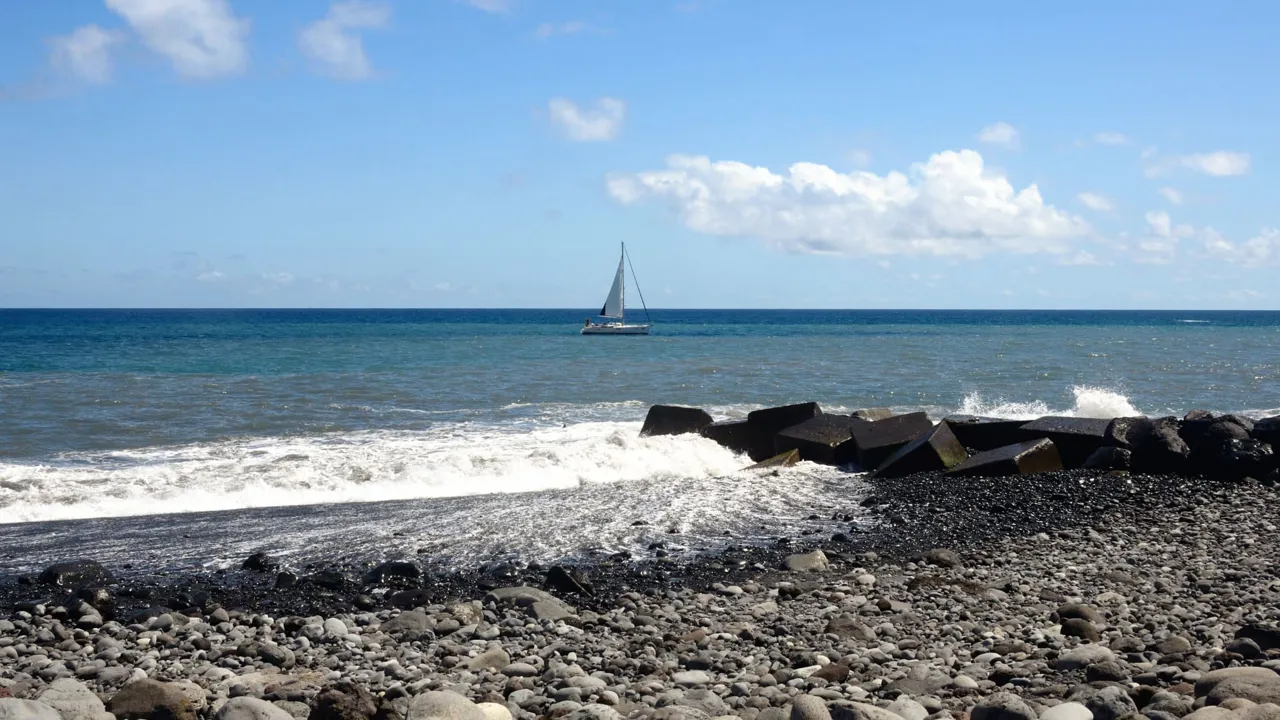 Husk badesko hvis du vil nyde Atlanterhavet ved Playa de Santiago på vores vandreferie til La Gomera. Foto Viktors Farmor