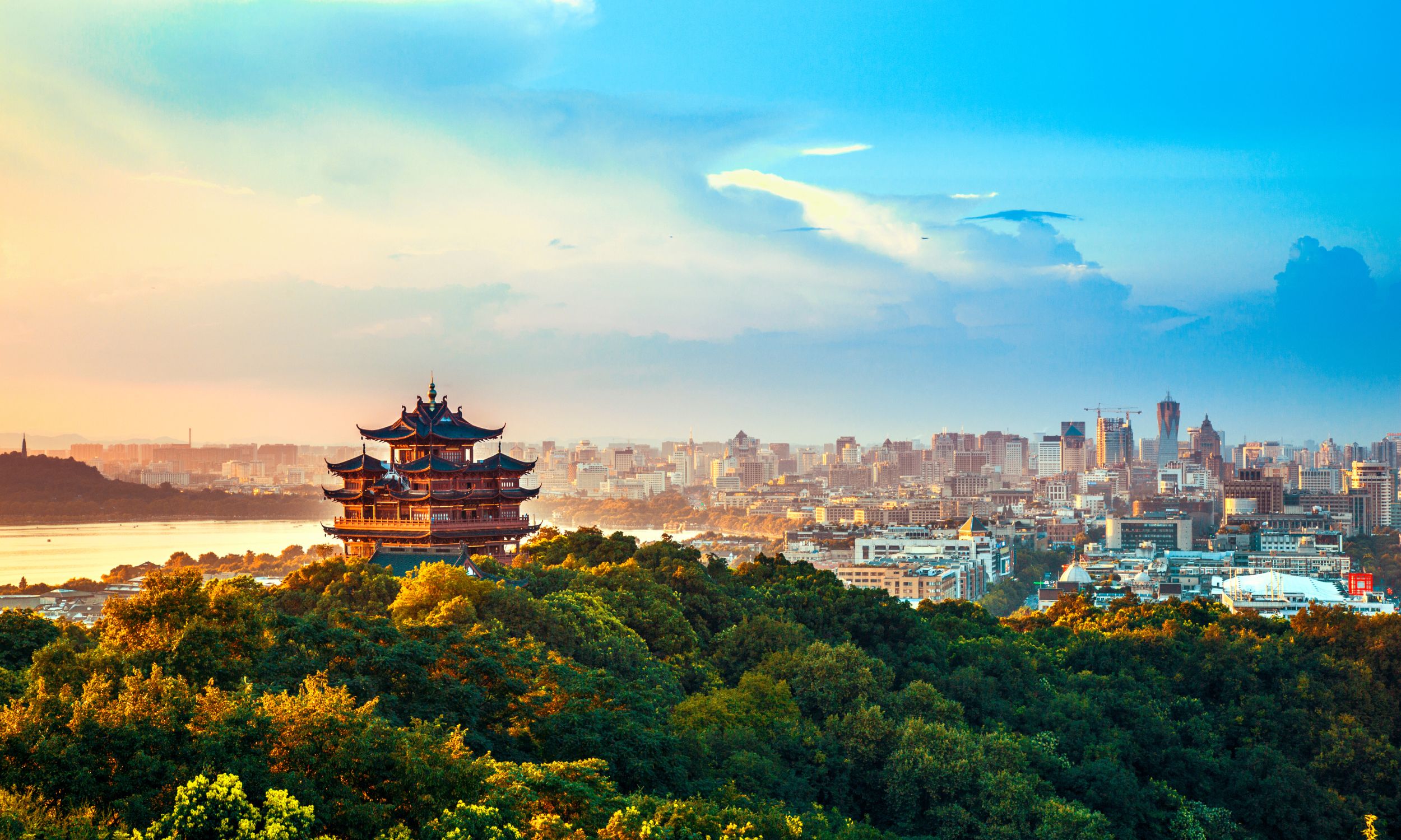 Den historiske by Hangzhou har en god blanding af natur og byliv. Foto Viktors Farmor