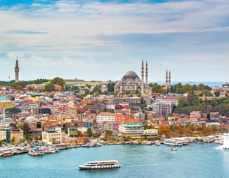 Istanbul er en fascinerende blanding af fortid og nutid, traditionelt og moderne.