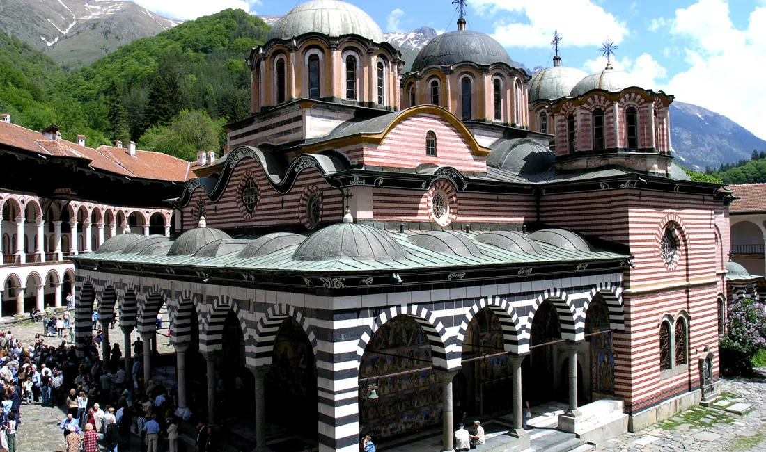 Rila klostret er det mest berømte kloster i Bulgarien. Foto Viktors Farmor