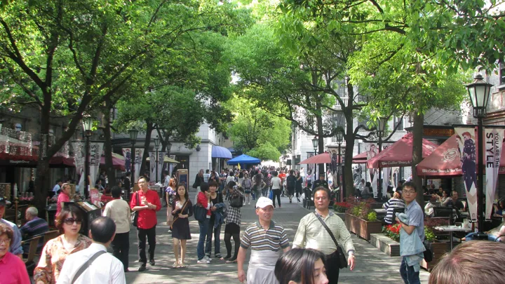 Vi bruger fire dage i og omkring den fascinerende by Shanghai på en rejse til Kina. Foto Vagn Olsen