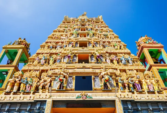 Der findes nogle af de ældste hindu-templer i Jaffna. Vi oplever det på en rejse til Sri Lanka med dansk rejseleder