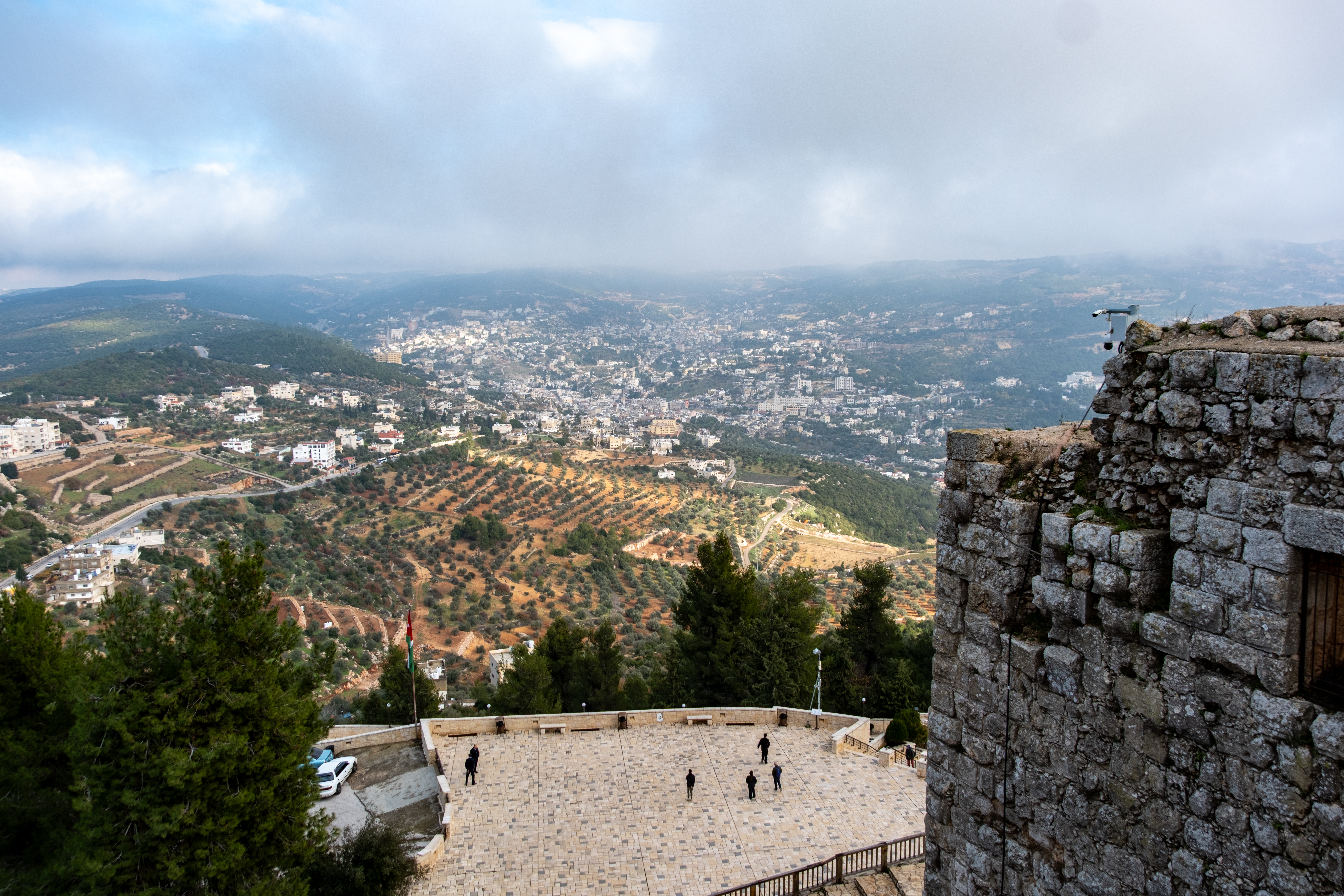 Ajloun borgen ligger i 1200 meters højde med fantastisk udsigt over Jordan-dalen. Foto Carsten Lorenzen