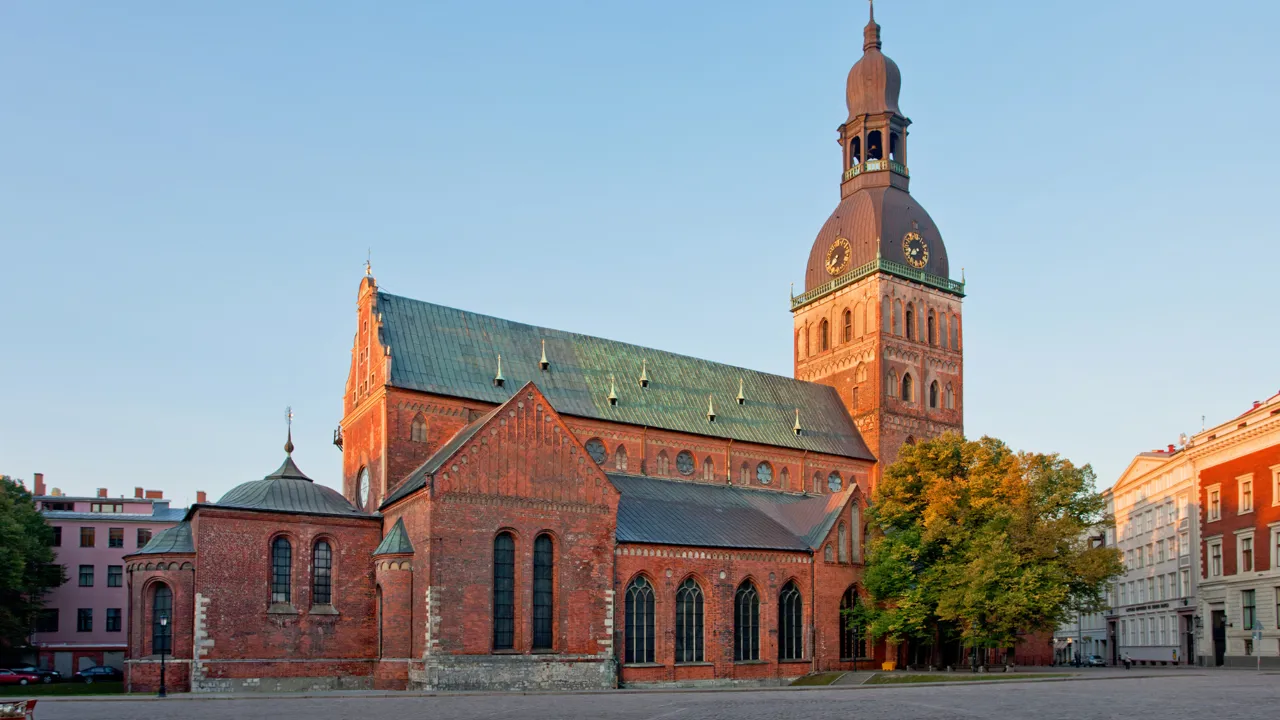 På vores byvandring i Riga skal vi se  byens imponerende domkirke. Foto Viktors Farmor