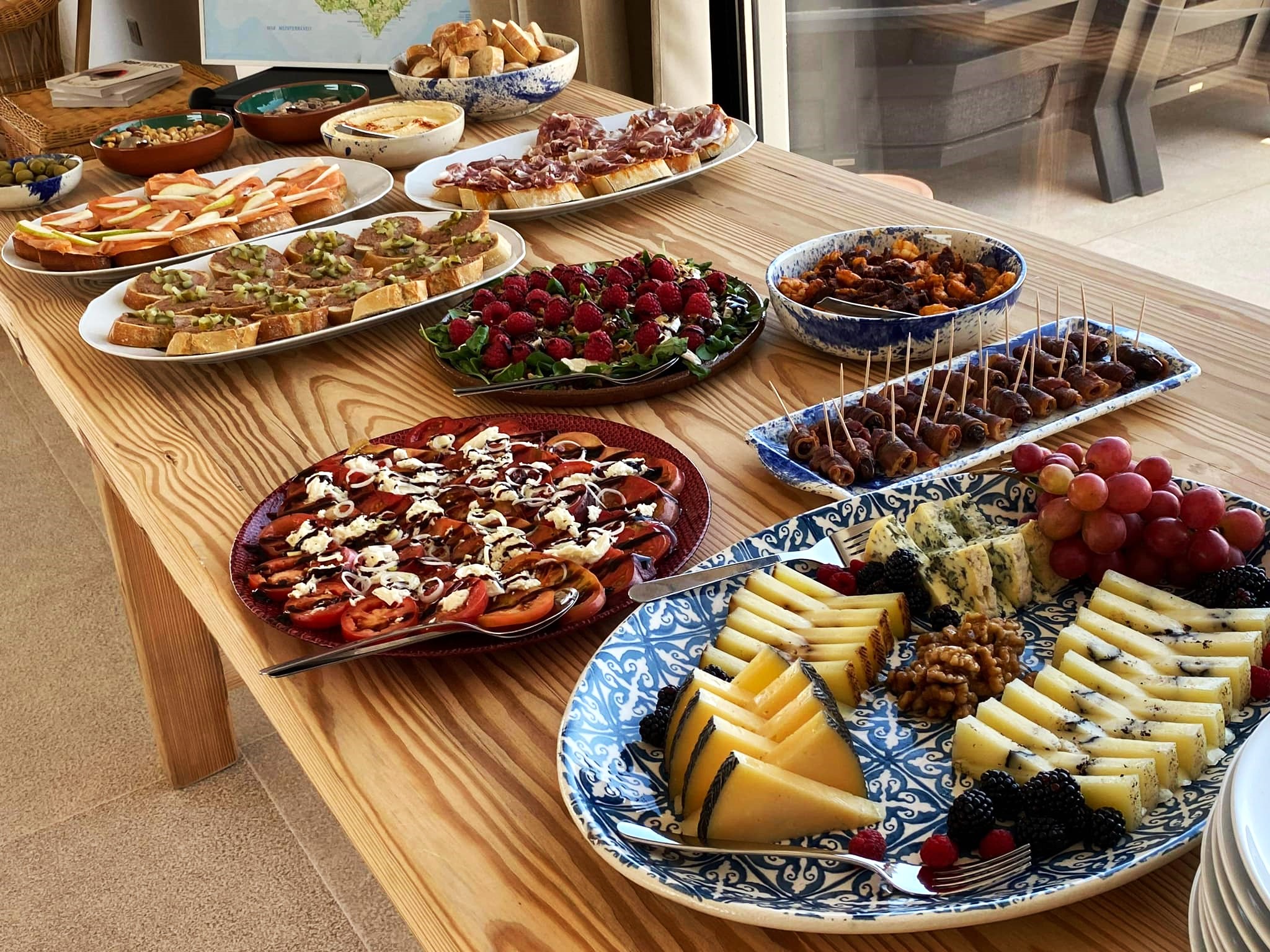 Vi nyder en lækker let tapas hos Binivista.Foto Søren Svenningsen