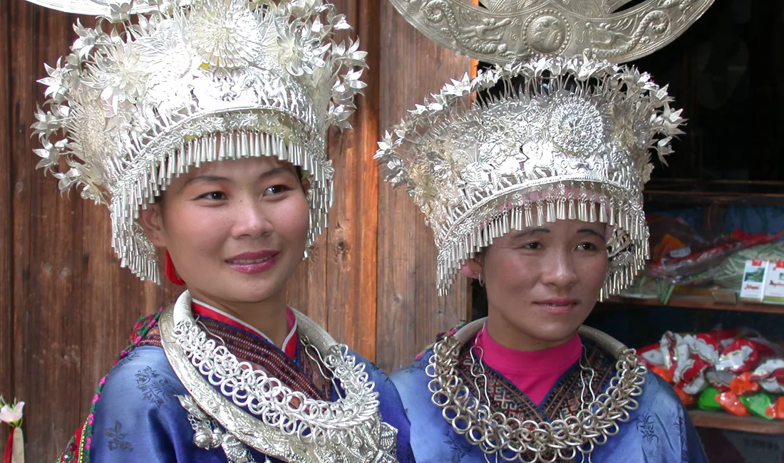 Sølv er et symbol på skønhed og rigdom hos Miao folket. Foto Samuel Steensgaard