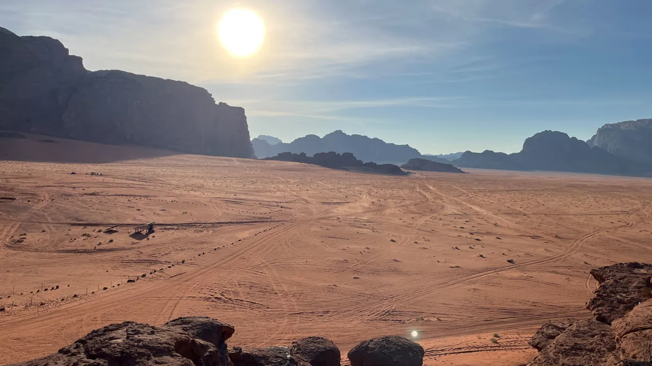 Belysninger og klippeformationer i Wadi Rum er imponerende. Foto Josefine Aude Raas