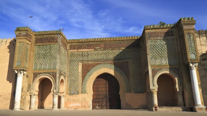 Bab Al Mansour regnes for en af de smukkeste porte i Marokko.