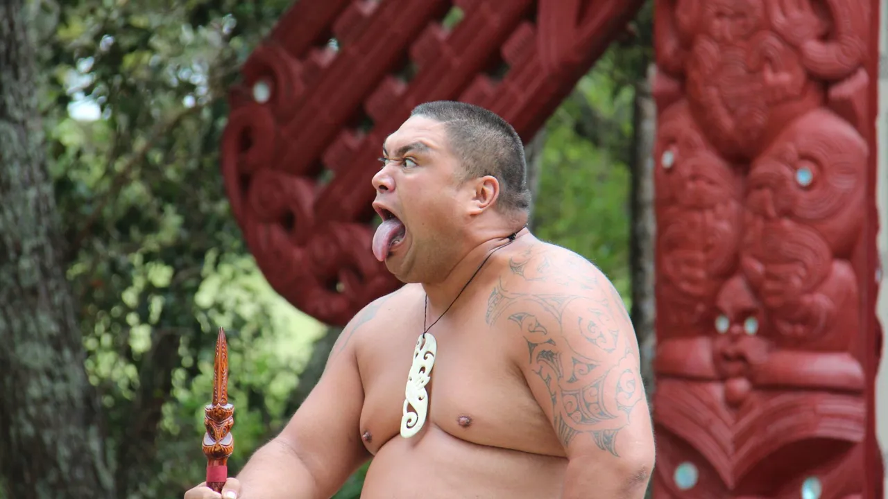 Māorierne har mange forskellige traditionelle sange og danse. Foto Viktors Farmor