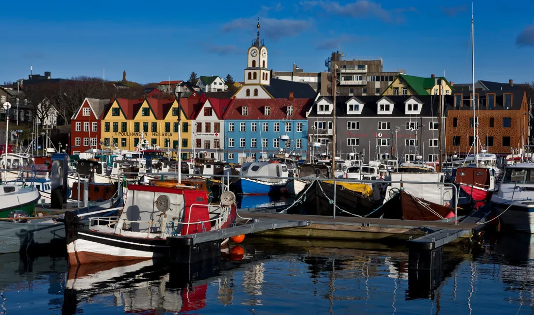 Verdens mindste hovedstad Tórshavn. Foto Greengate