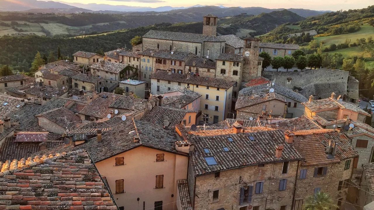 Middelalderbyen Montone i Umbrien er nævnt blandt de 100 smukkeste byer i Italien. Foto Lene Brøndum