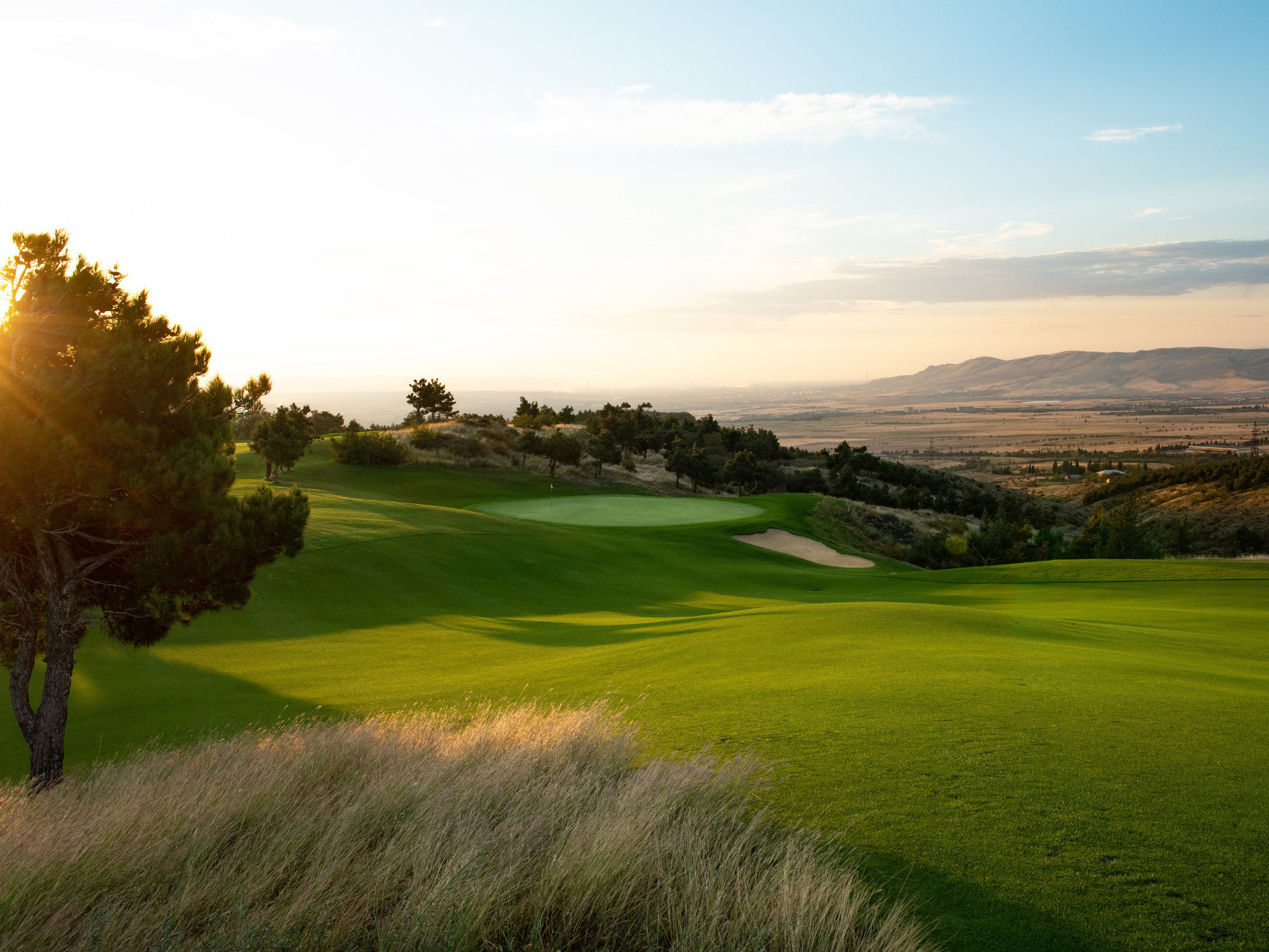 Hul 4 med udsigt til Kaukasus-bjergene. Foto Viktors Farmor