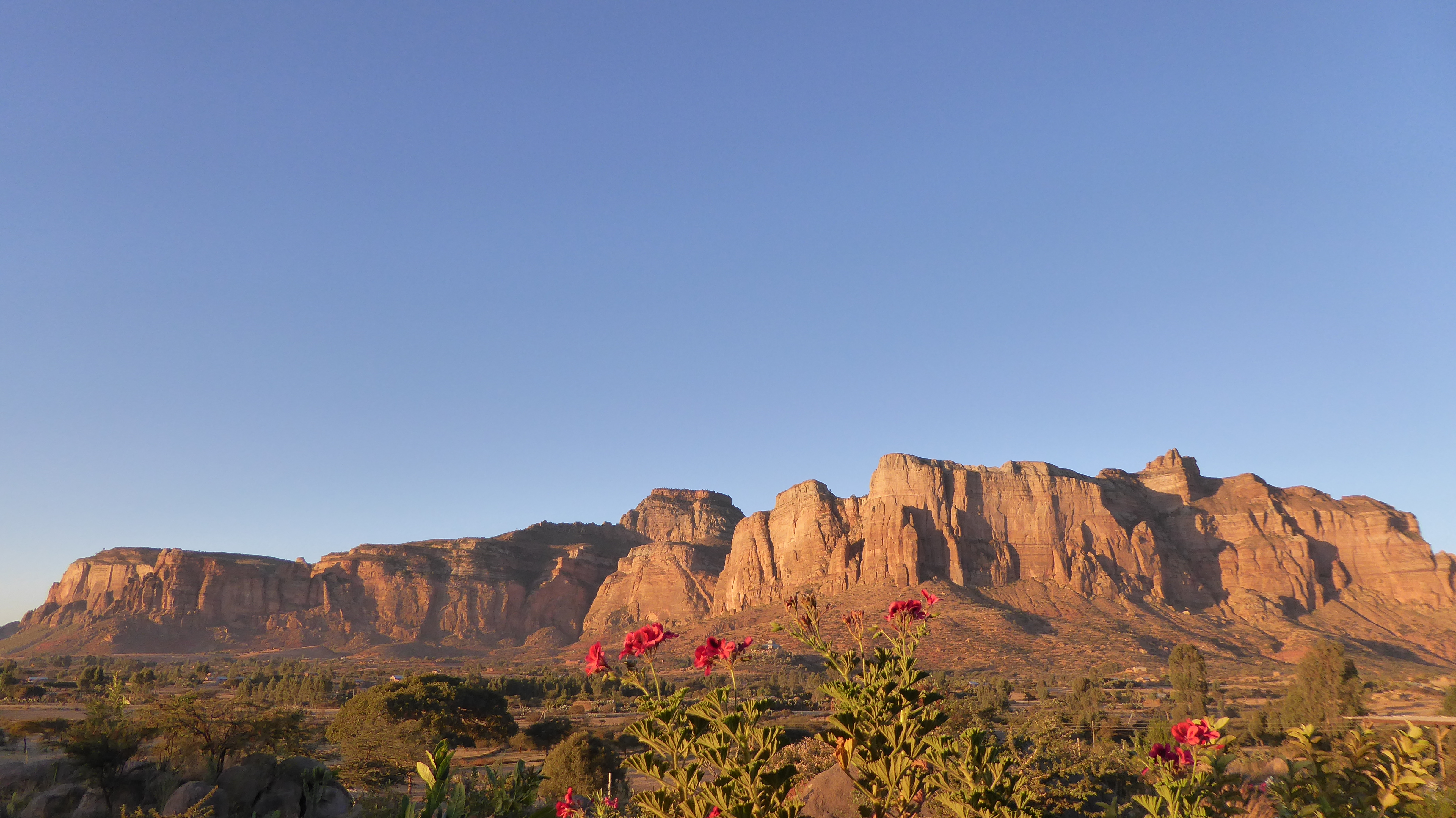Billedet er taget en fortryllende morgen ved Gheralta bjergene. Foto Michael Andersen
