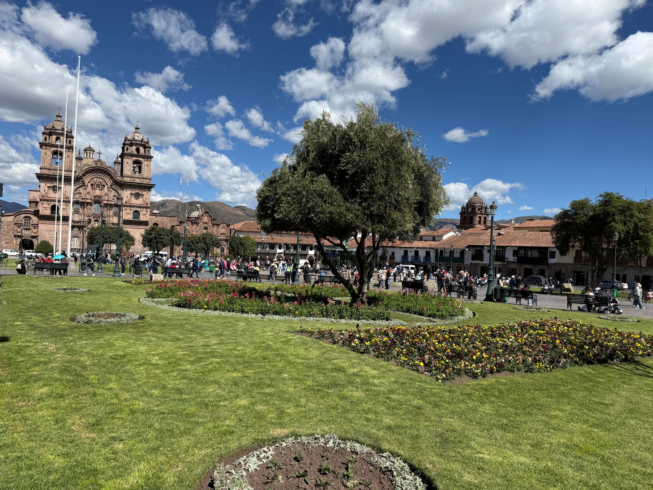 Plaza de Armas er et dejligt opholdssted i Cuzco. Foto Anette Bøgelund