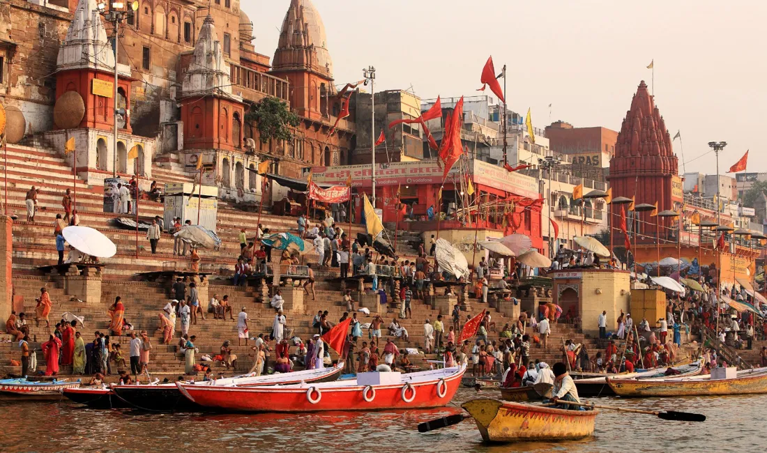 Morgengry i Varanasi. Foto Anders Stoustrup