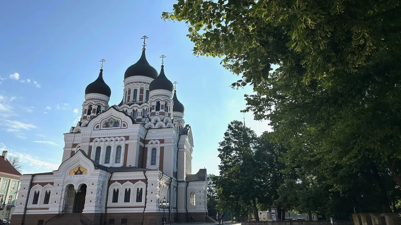 Alexander Nevsky-katedralen er med sine fem store løgkupler et mesterværk inden for russisk revivalsti. Foto Morten H. Nielsen