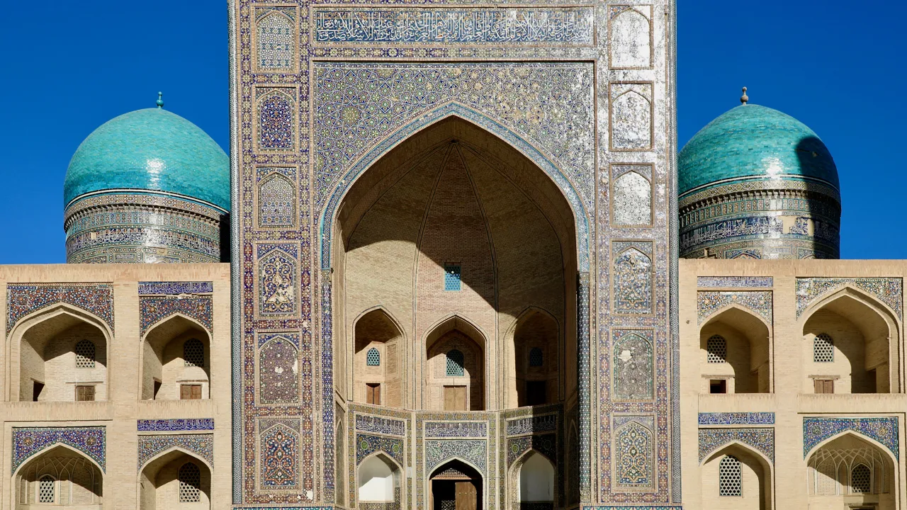 Koranskolen Mir-i-Arab Medressa. Foto af Anders Stoustrup