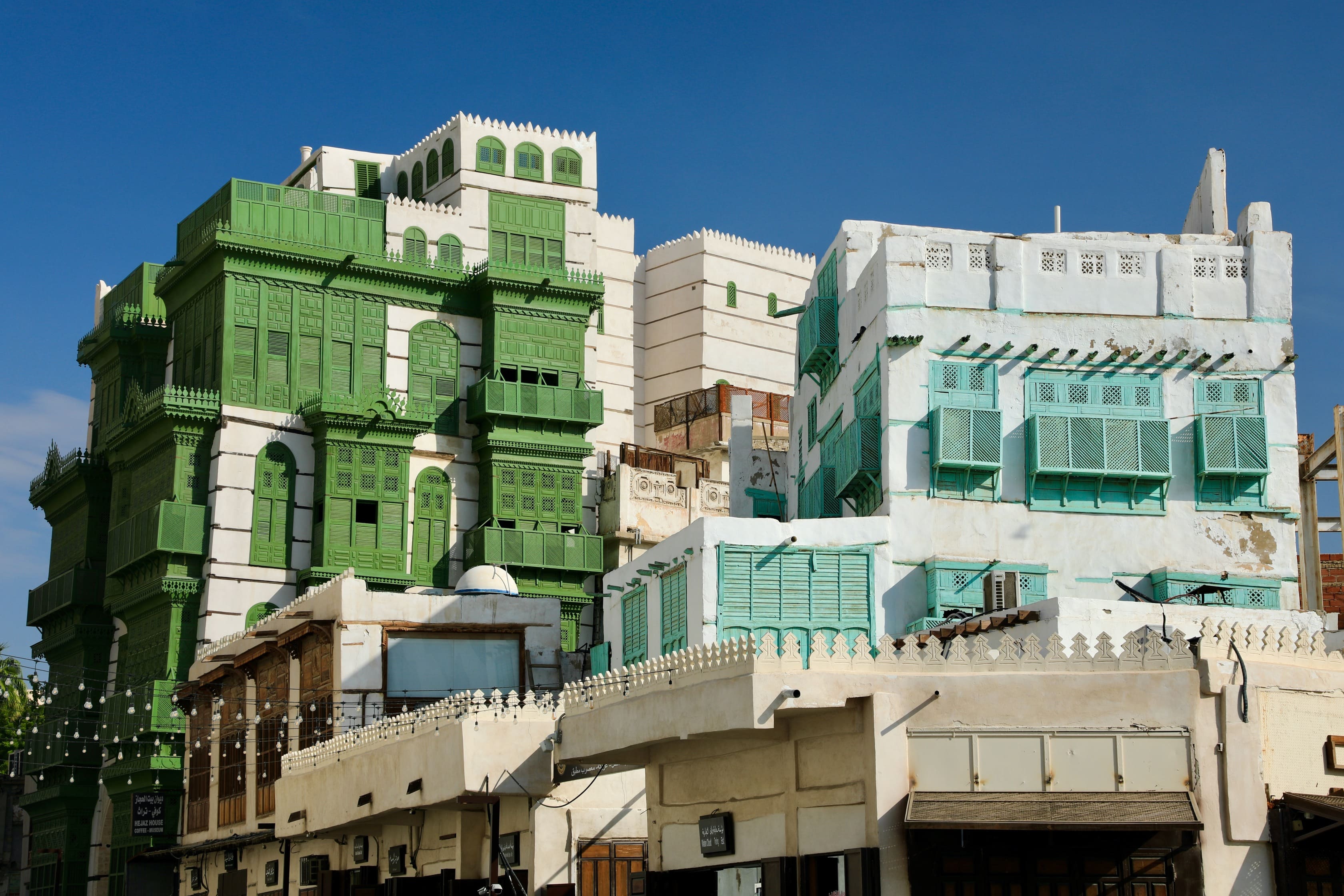Jeddahs gamle bydel er kendt for sine mange træbalkoner. Foto af Anders Stoustrup