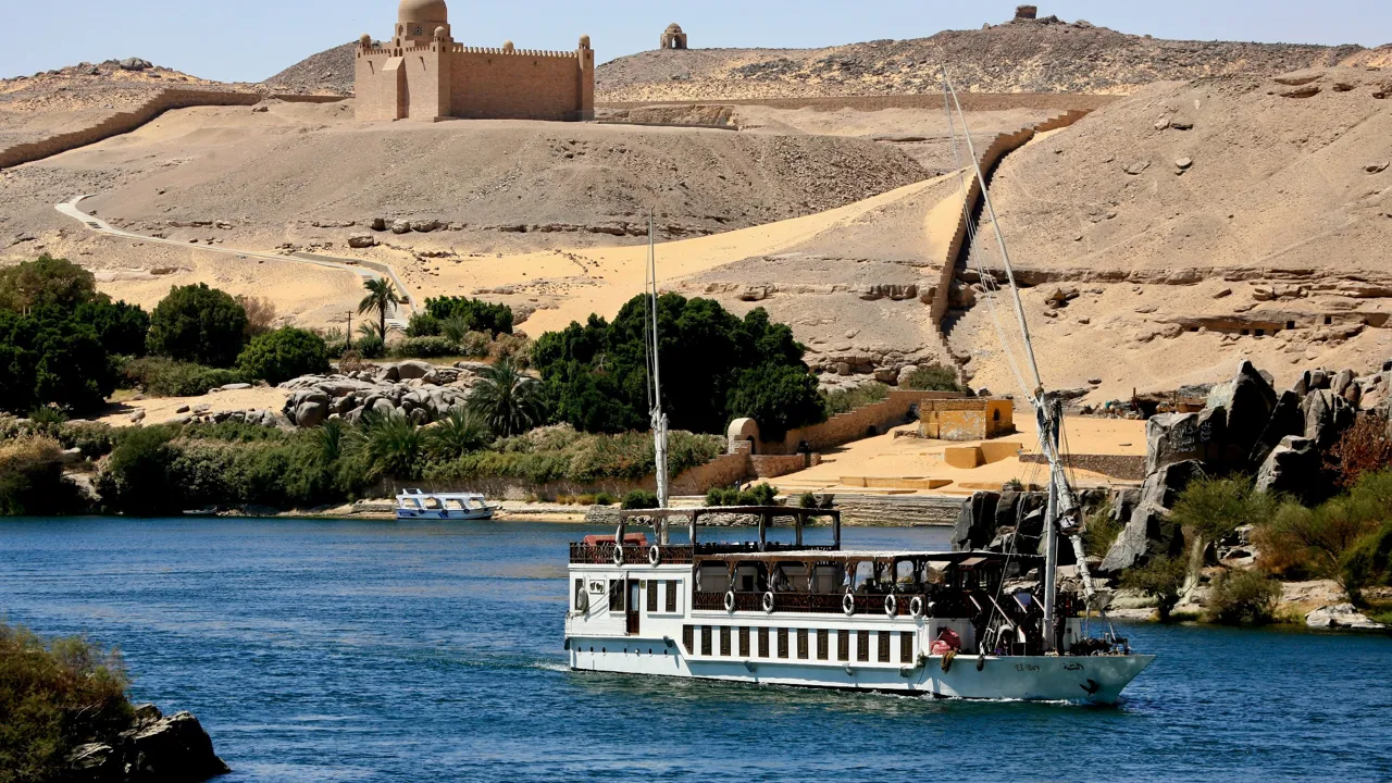 Den bedste måde at opleve Nilen ved Aswan er fra en båd. Foto af Anders Stoustrup