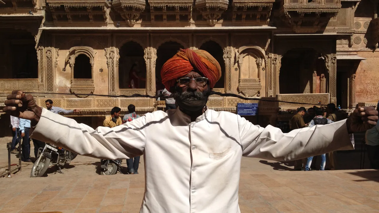 Det længste overskæg i Rajasthan. Foto Vagn Olsen