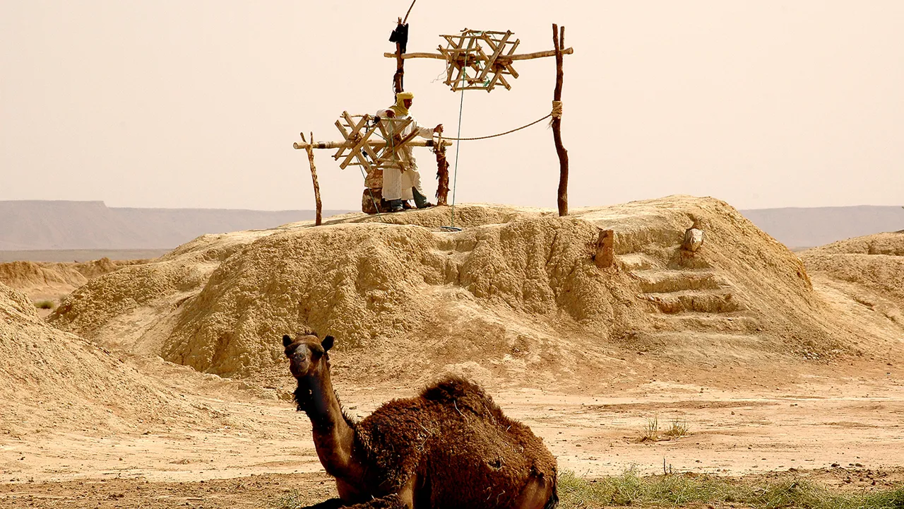 Vi oplever ørkenen i Marzouga fra 4-hjulstrækkere. Foto Thorkild Møller