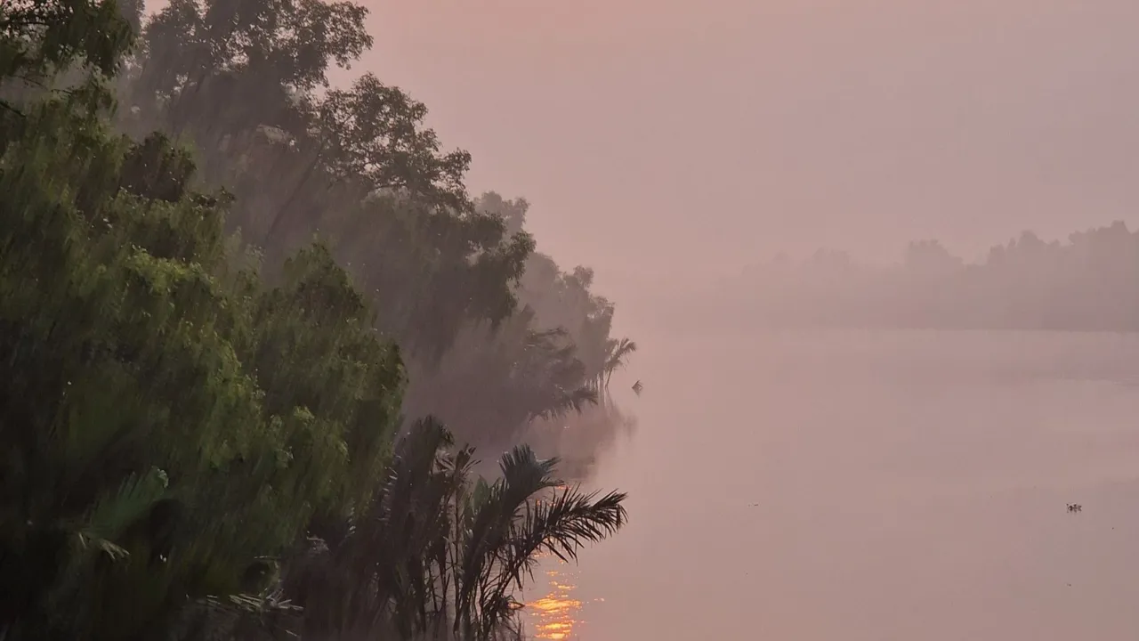 Solnedgang over Ganges. Foto af Helle lefevre