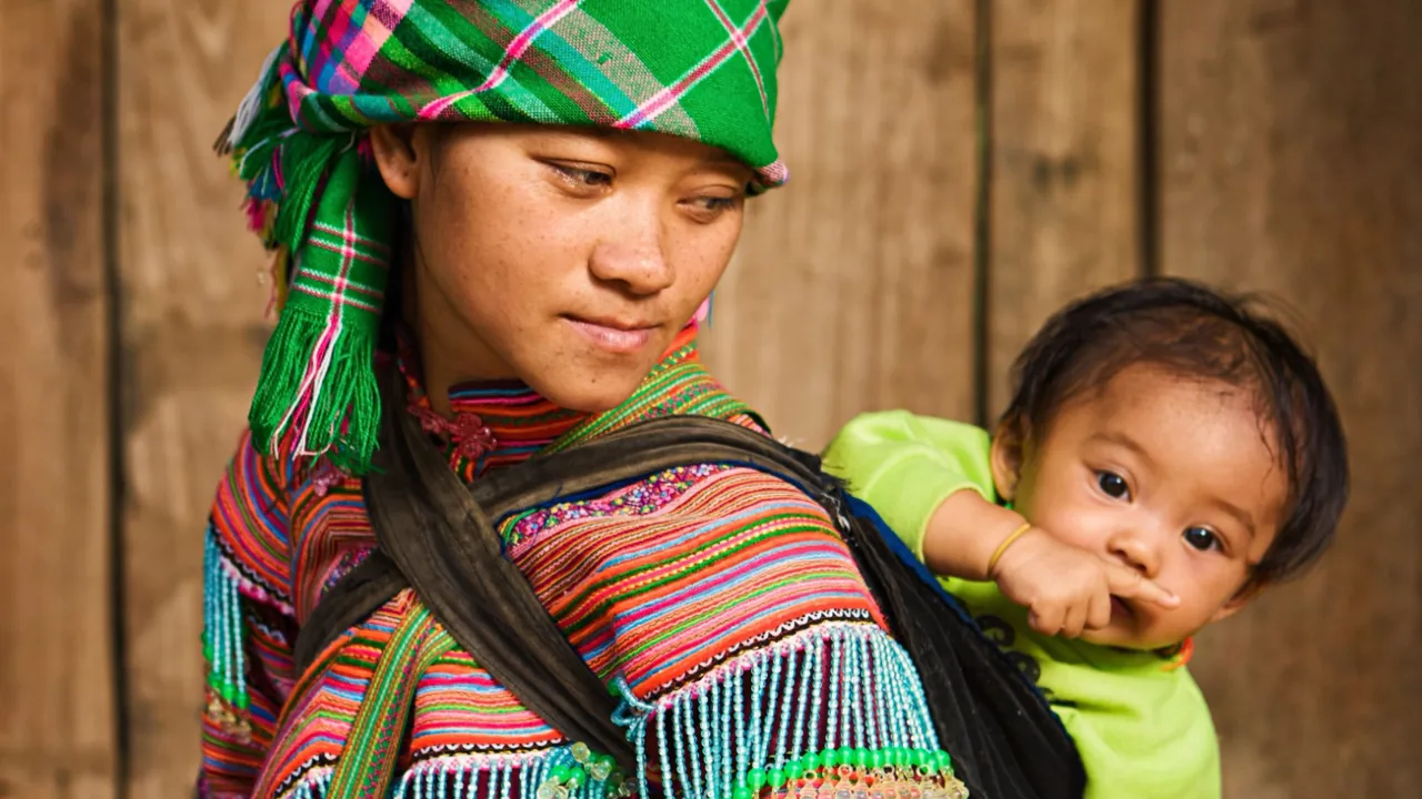 Vi besøger forskellige etniske minoriteter i små landsbyer - blandt andre Hmong folket.