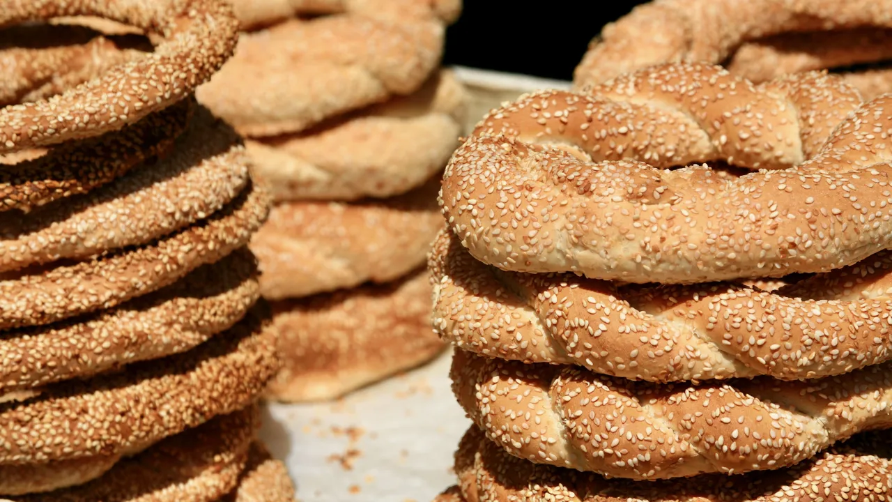 Brødringe til salg i Athen. Foto af Anders Stoustrup