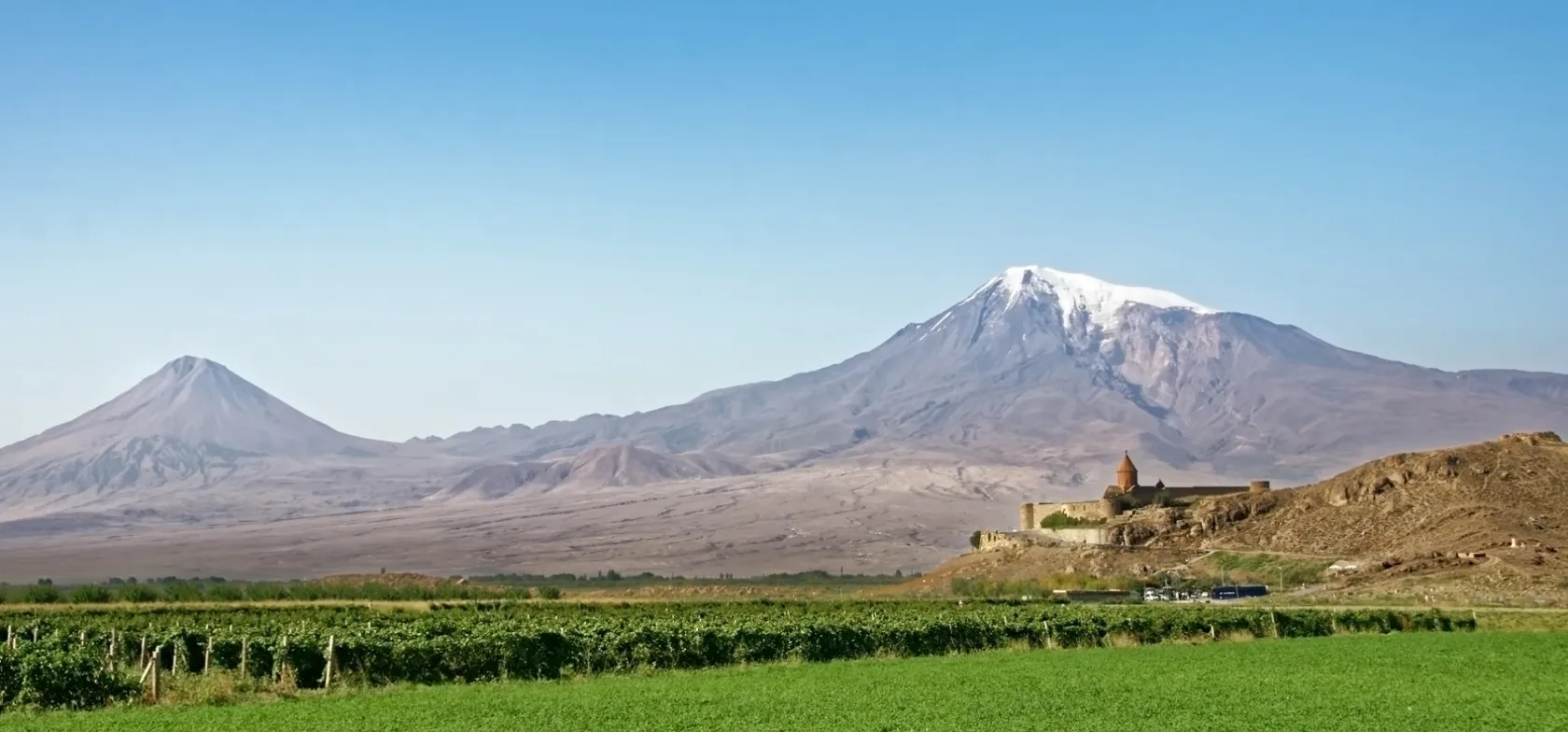 Klosteret Khor Virap med udsigt til Ararat.
