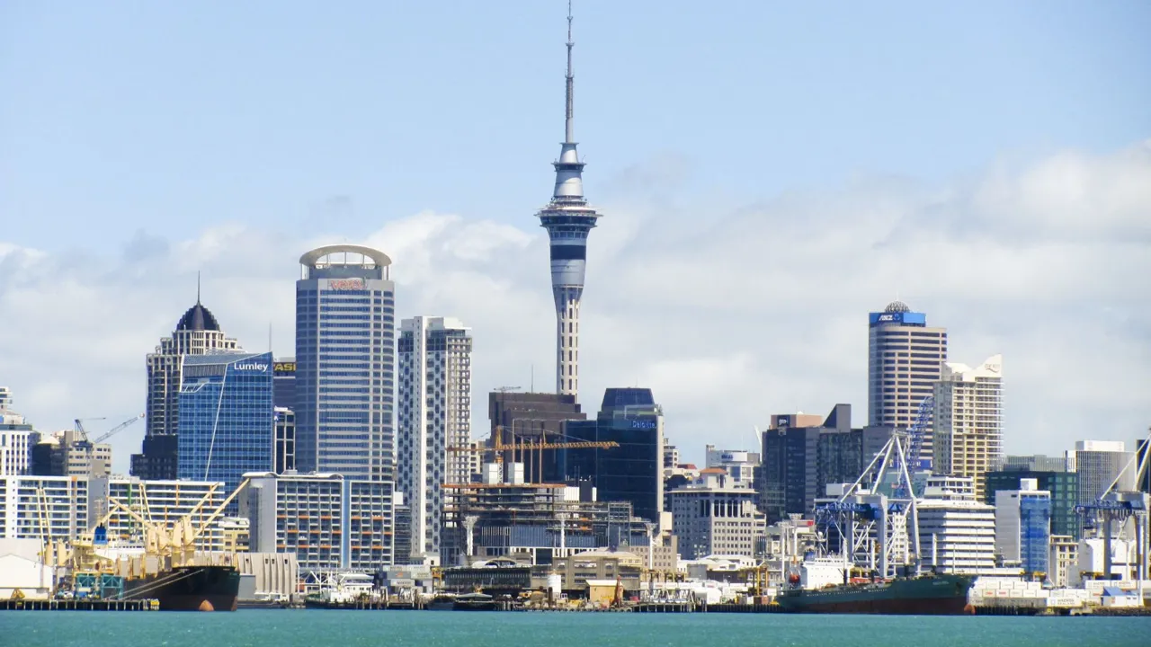 I Auckland skal vi spise aftensmad i Sky Tower. Foto Viktors Farmor