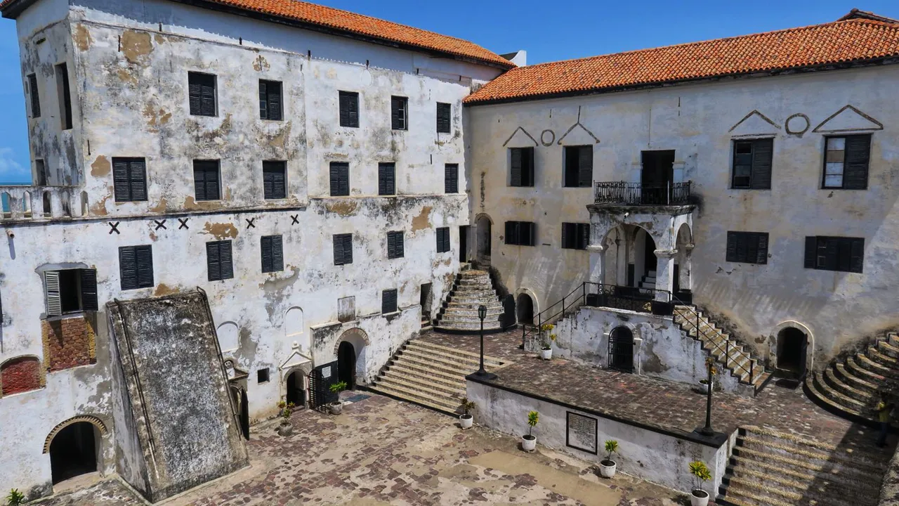 Elmina Castle er gundlagt af portugiserne i 1484. Foto Michael Andersen