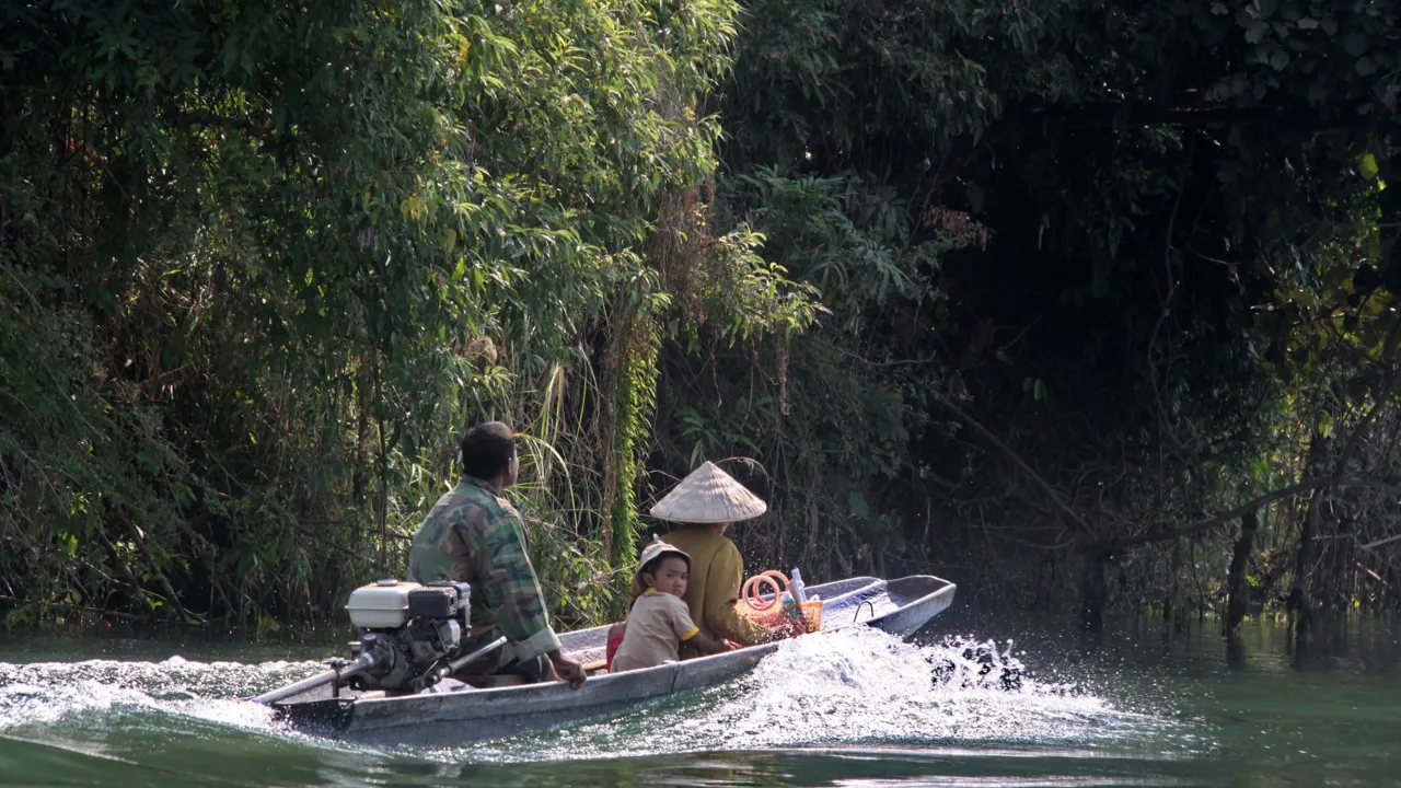 Sejlads på mekongfloden. Foto af Claus Bech