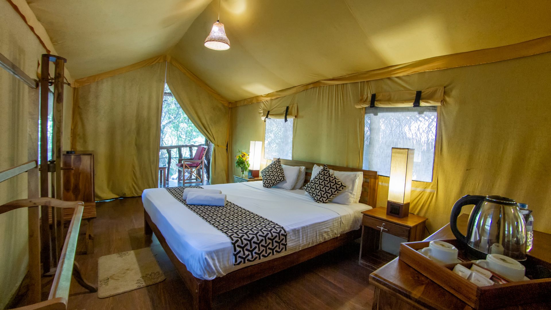 Et fantastisk overnatningssted med indkvartering i luksuriøse telte i smukke omgivelser tæt på Udawalawa National Park. Viktors Farmor