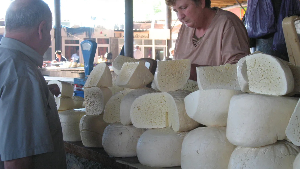 Frisklavet ost er en fristelse på markedet. Foto Kirsten Gynther Holm