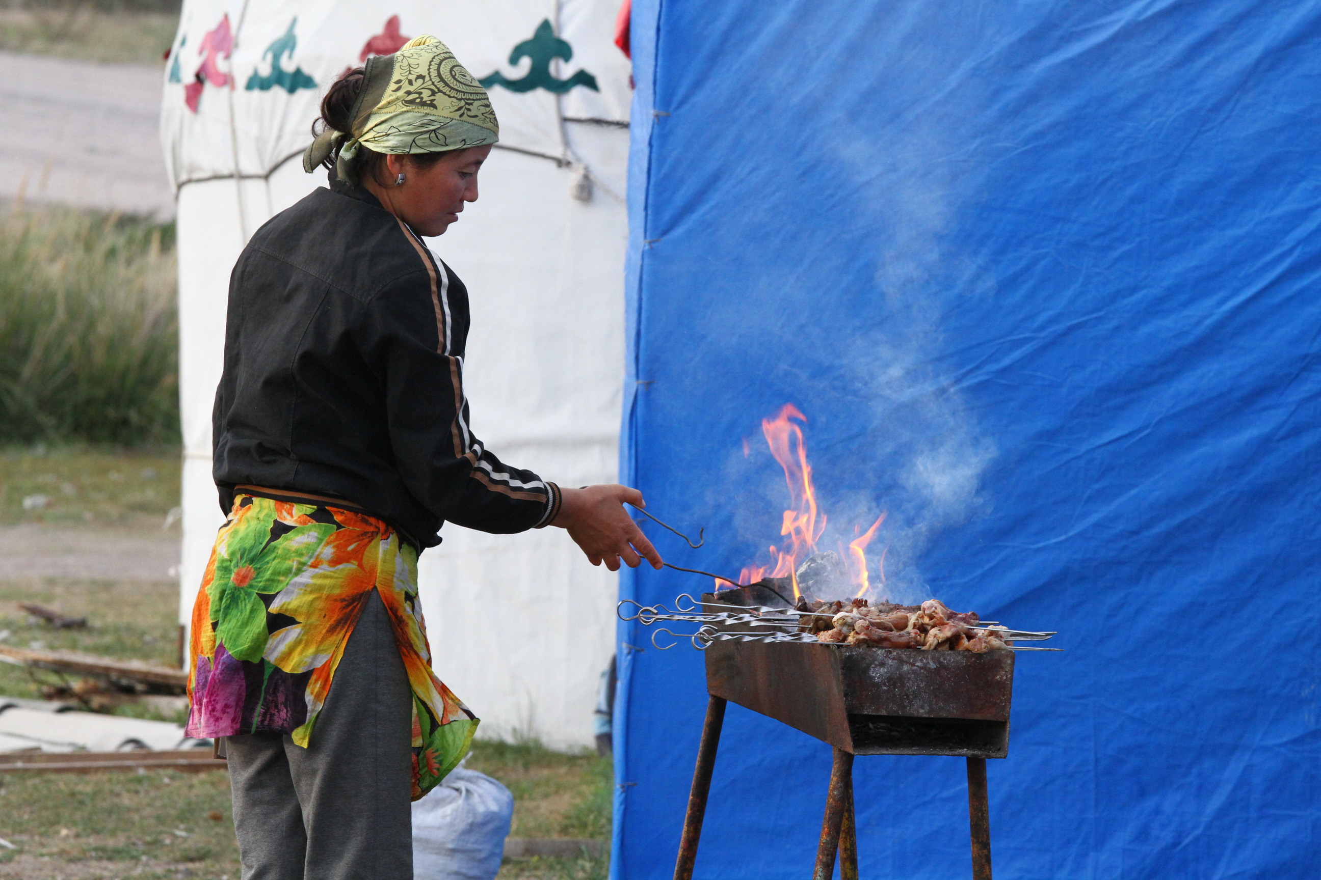 Aftensmaden gøres klar. Foto Finn L. Hansen