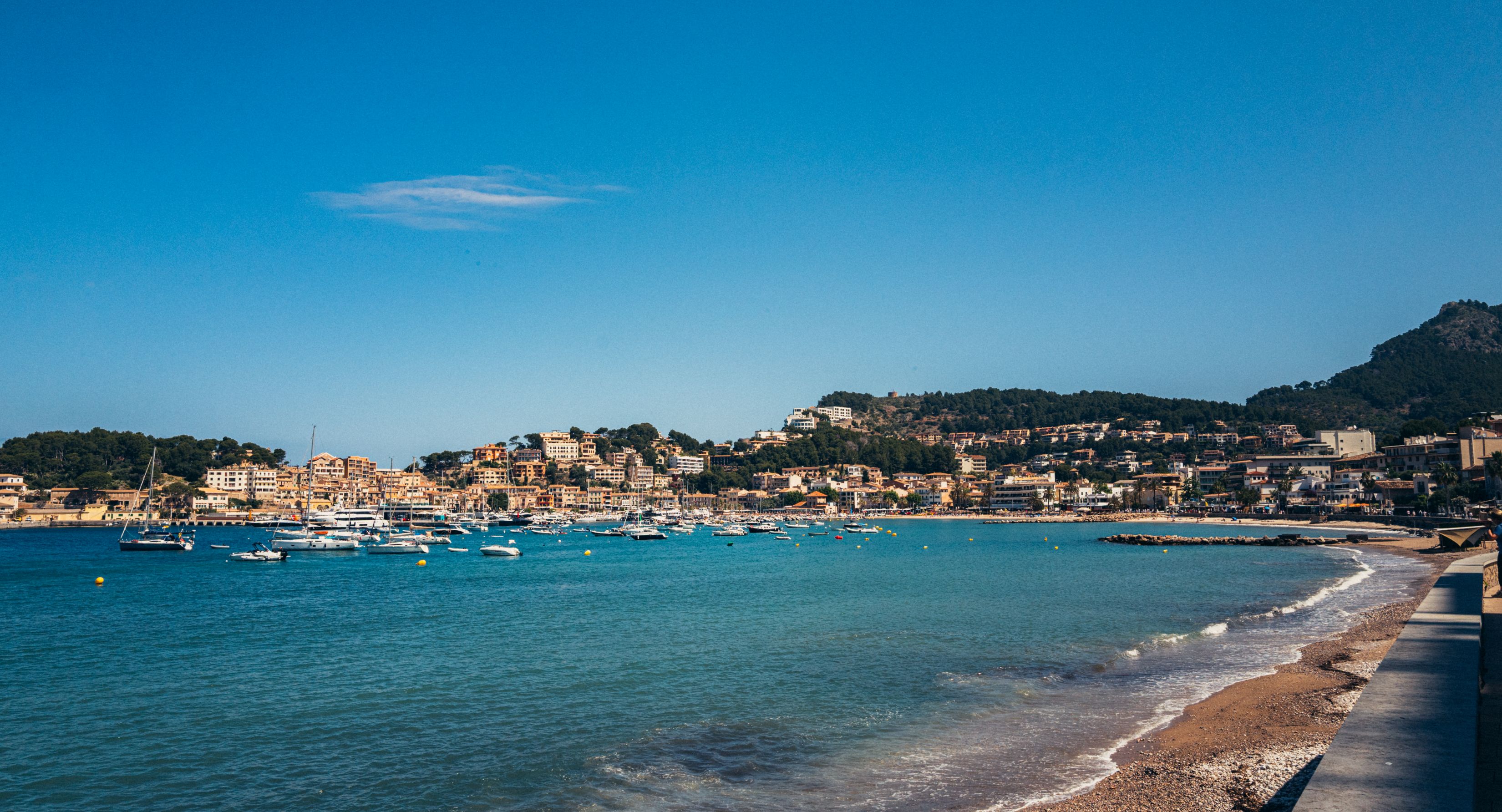 Port de Sóller på en flot dag. Foto Joshua Forteza Behrendt