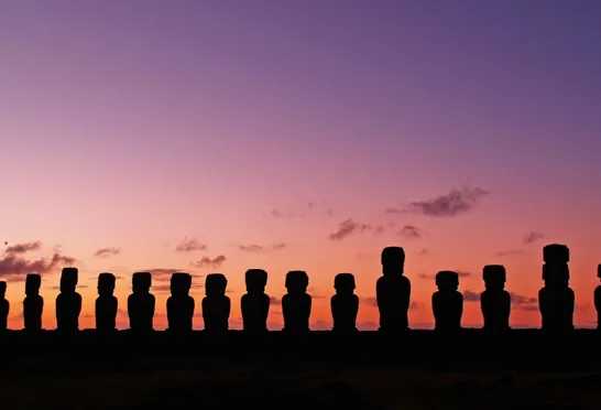 De mystiske moai-statuer sørger for, at man aldrig glemmer Påskeøen. Foto Luis Valiente