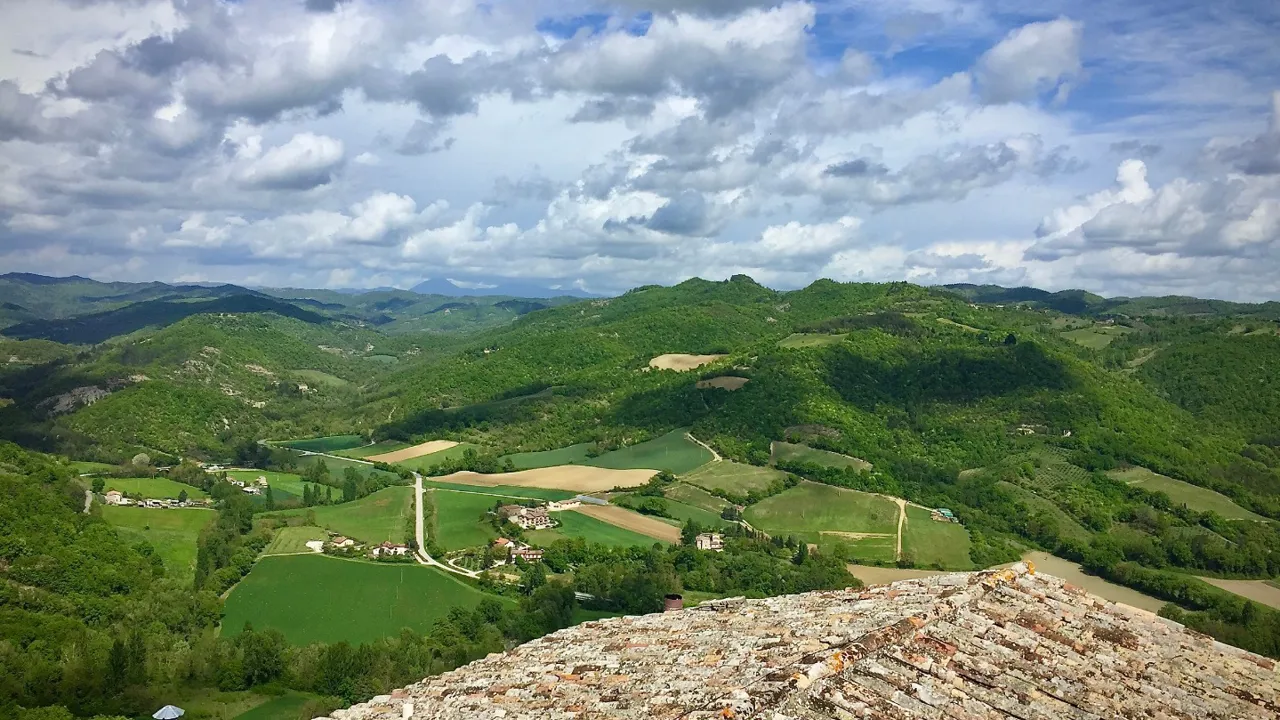Umbrien har ingen kystlinje, men til gengæld er der bølgende grønne landskaber. Foto Lene Brøndum