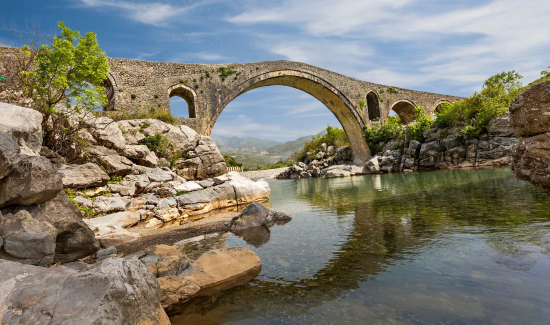 Mesi broen i Shkoder i Albanien. Foto Viktors Farmor