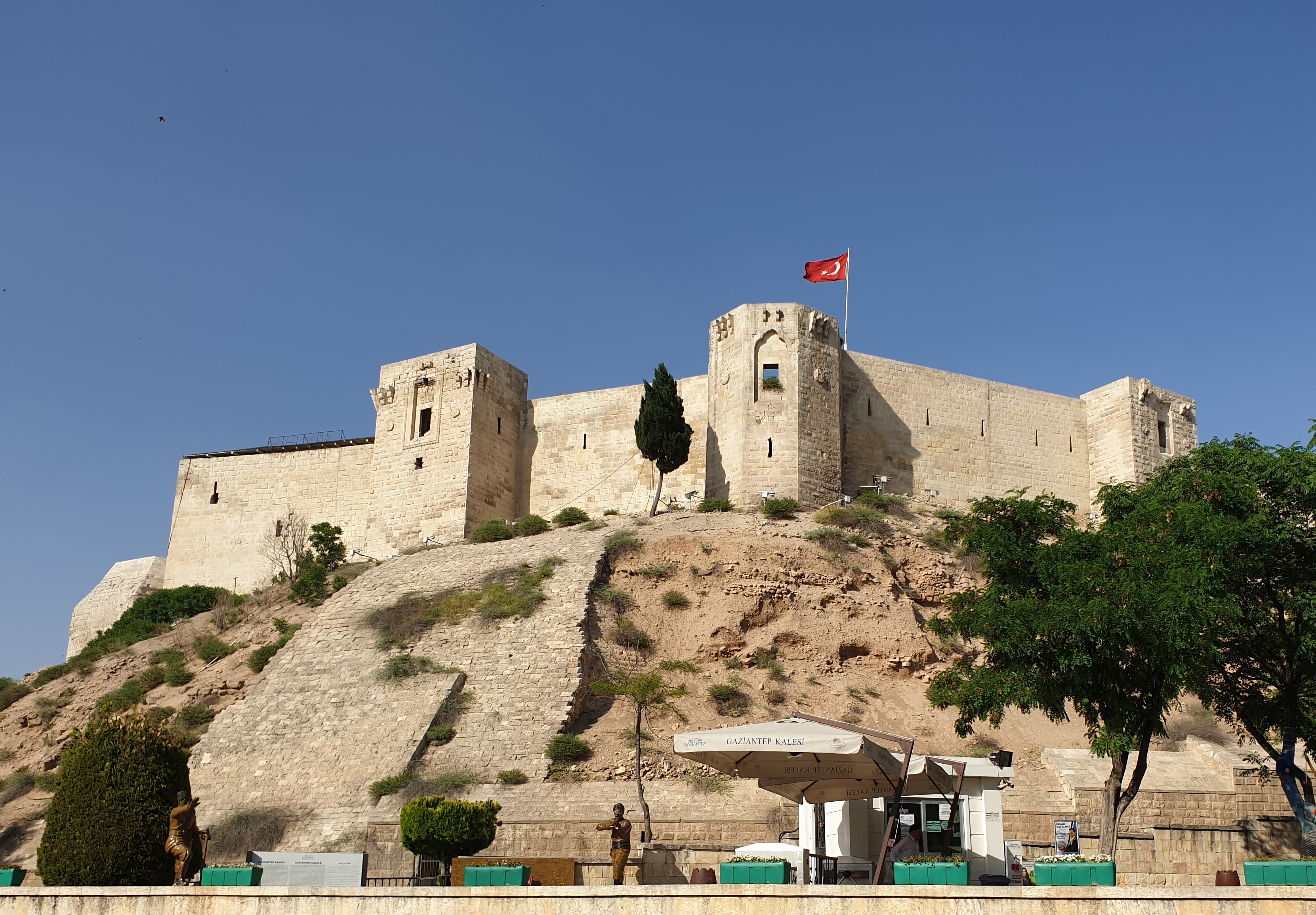 Den højt beliggende fæstning i Gaziantep. Foto Kirsten Gynther Holm