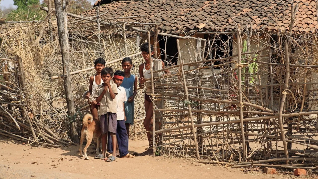 Landsby nær Bandhavgarh. Foto Anders Stoustrup