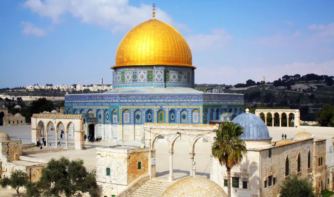 Oven over Grædemuren ligger den smukke Omar moske med guldkuplen. Foto Viktors Farmor