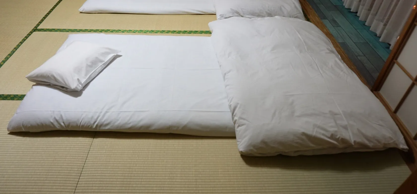 På ryokan i Japan sover vi på madrasser på gulvet - ægte Japanese style. Foto Viktors Farmor